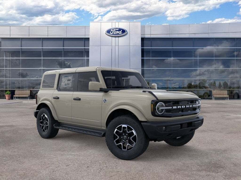 2026 Ford Bronco Outer Banks