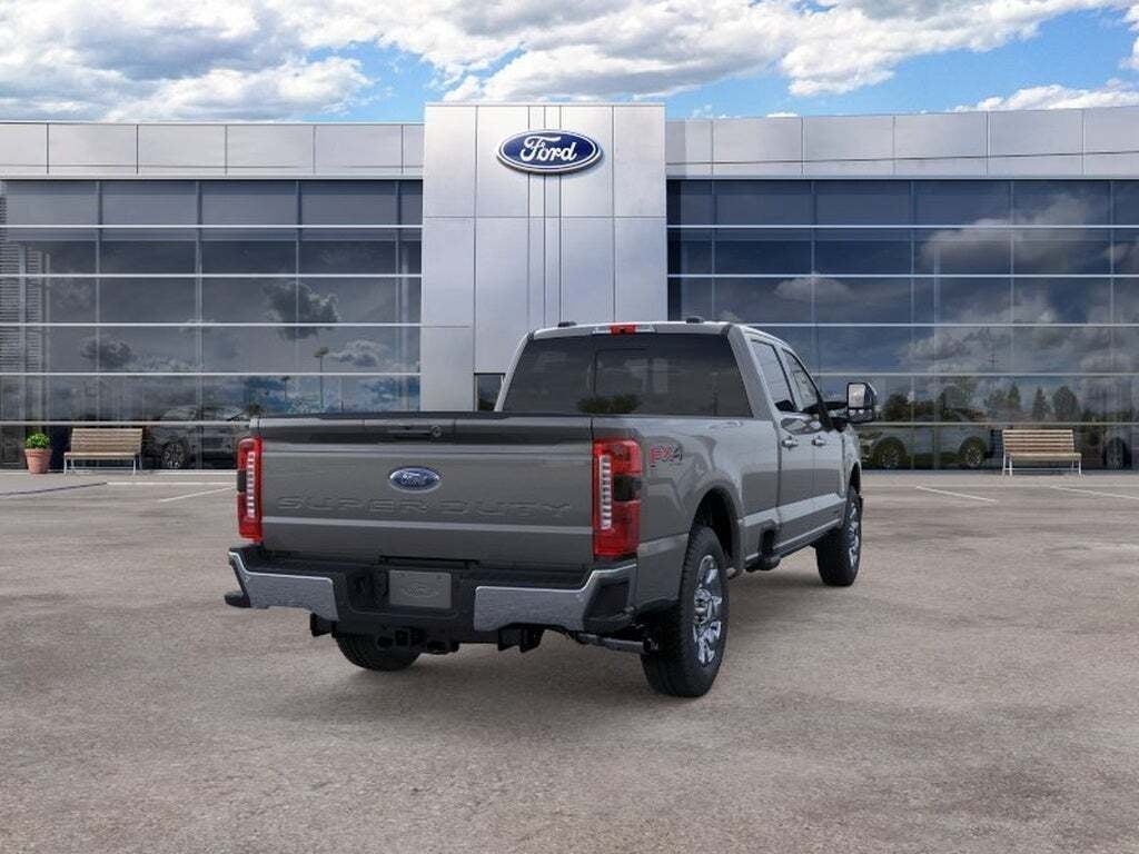 2026 Ford Super Duty F-350 SRW LARIAT