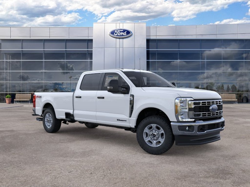 2026 Ford Super Duty F-350 SRW XLT