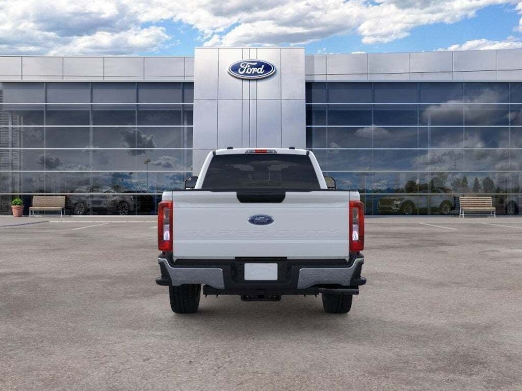 2026 Ford Super Duty F-350 SRW XLT