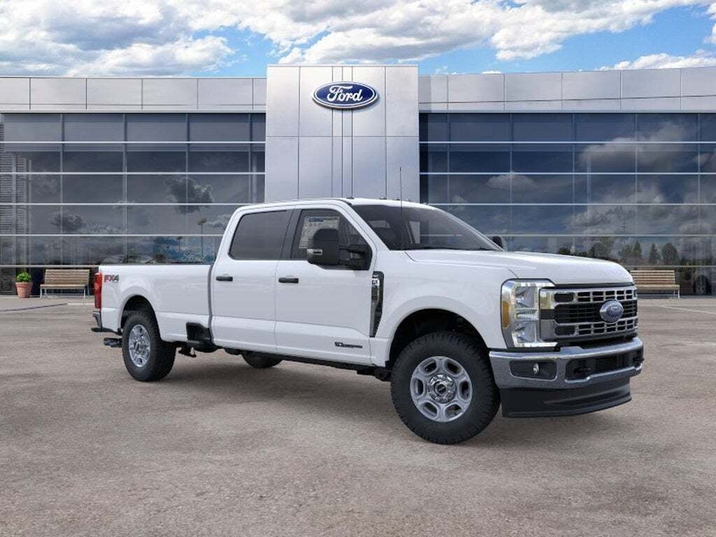 2026 Ford Super Duty F-350 SRW XLT