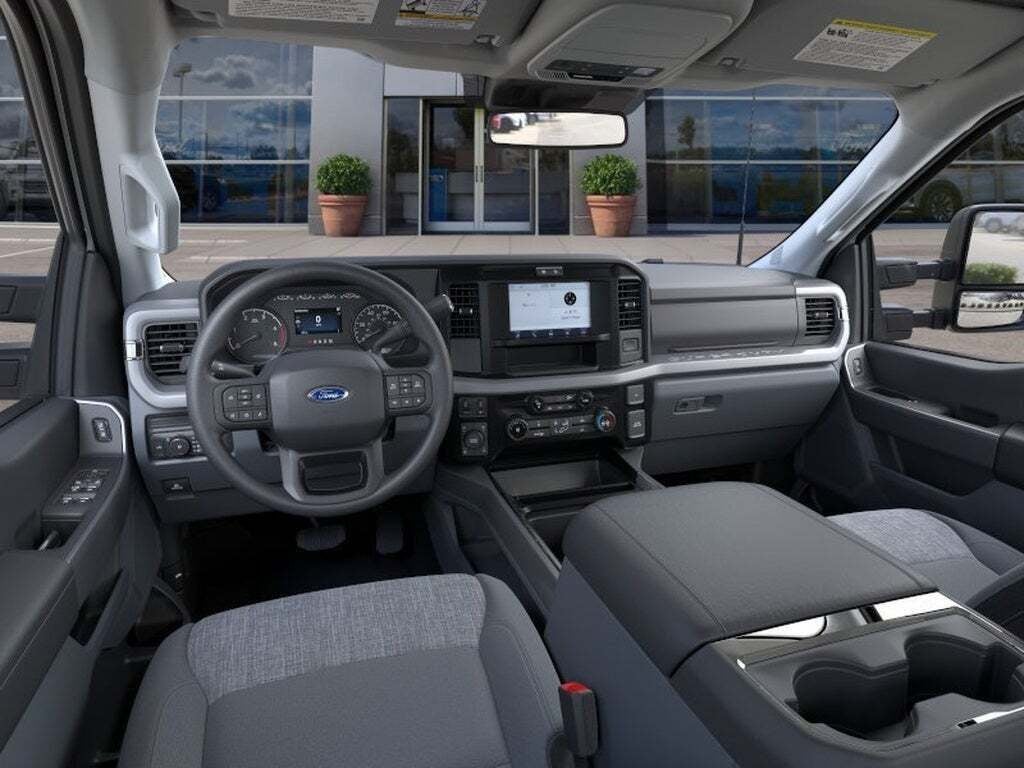 2026 Ford Super Duty F-350 SRW XLT