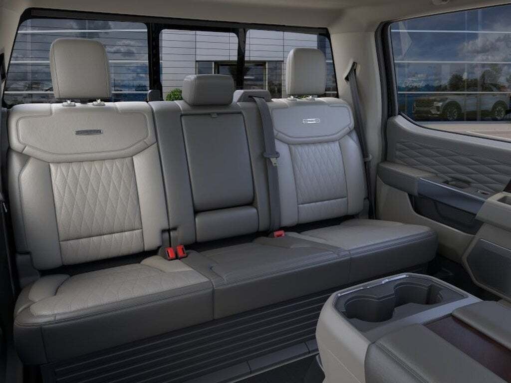 2026 Ford Super Duty F-350 DRW Platinum