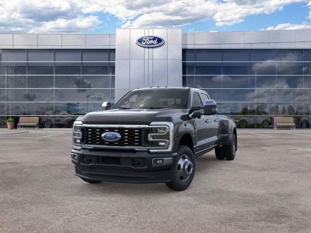 2026 Ford Super Duty F-350 DRW Platinum