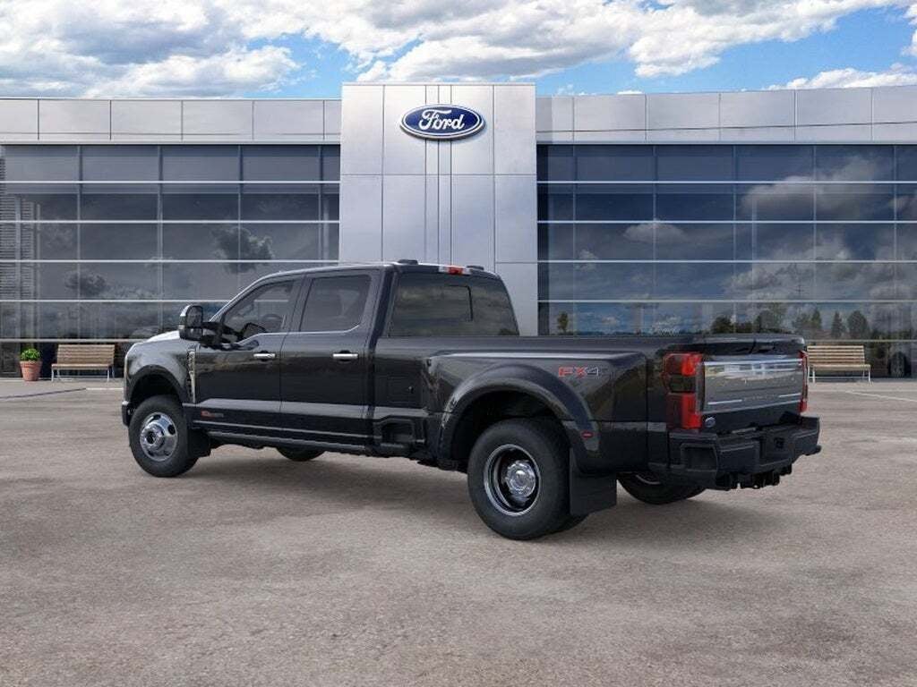 2026 Ford Super Duty F-350 DRW Platinum