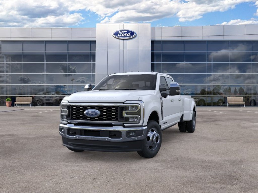 2026 Ford Super Duty F-350 DRW LARIAT