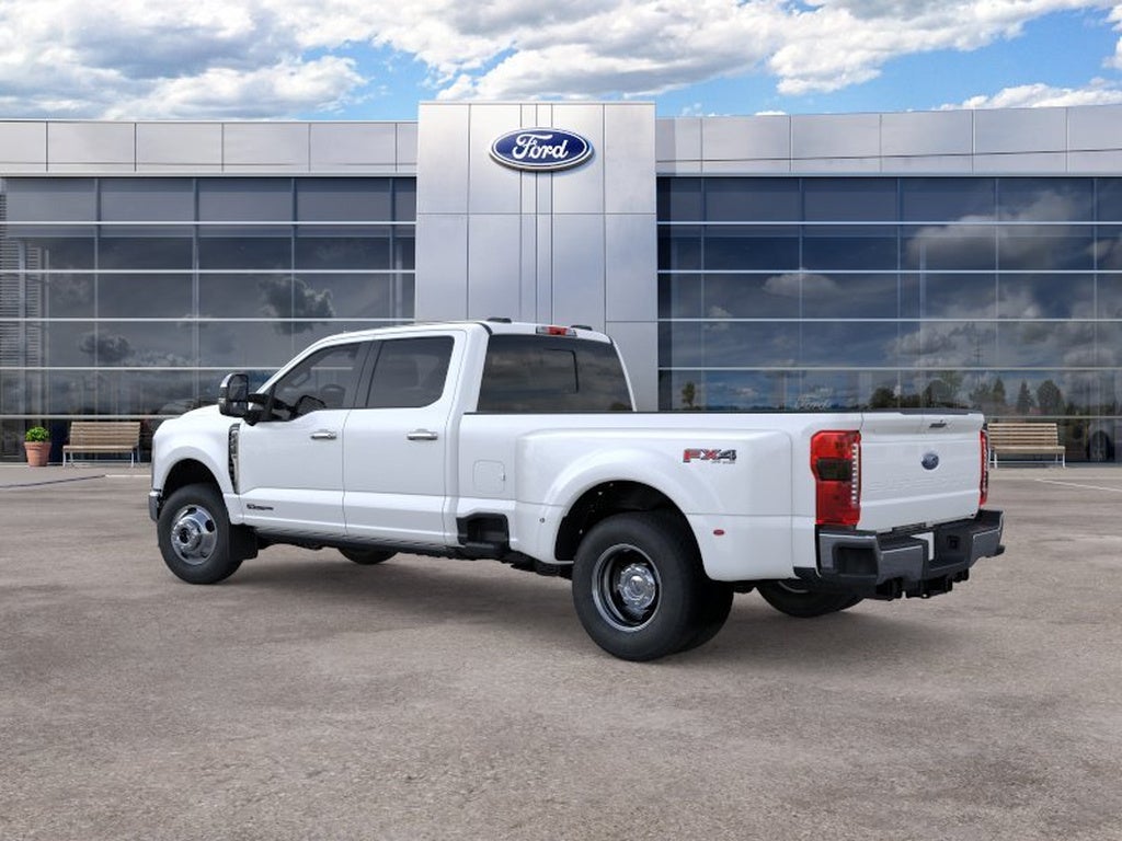 2026 Ford Super Duty F-350 DRW LARIAT