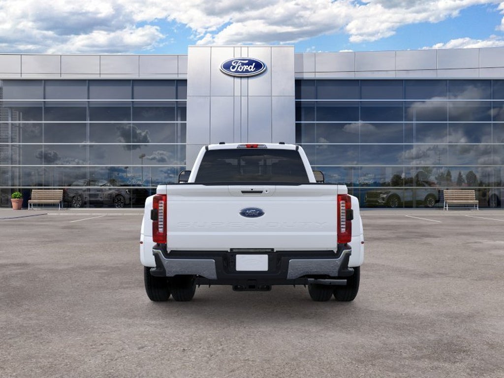 2026 Ford Super Duty F-350 DRW LARIAT