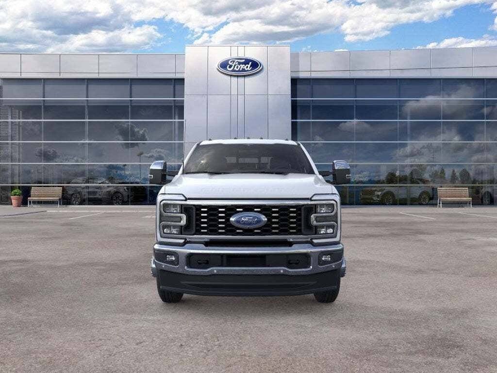 2026 Ford Super Duty F-350 DRW LARIAT