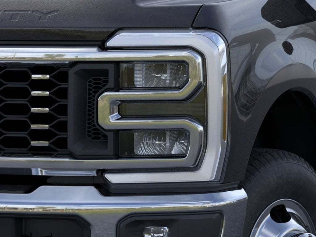 2026 Ford Super Duty F-350 DRW LARIAT