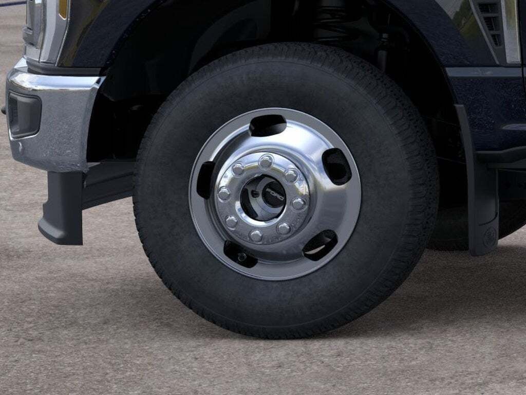 2026 Ford Super Duty F-350 DRW LARIAT