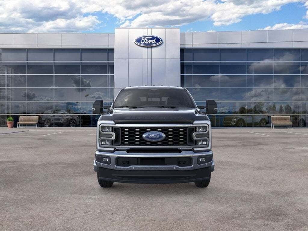 2026 Ford Super Duty F-350 DRW LARIAT