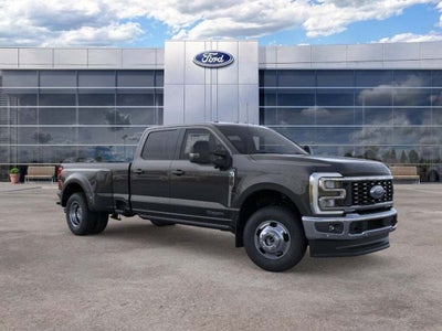 2026 Ford Super Duty F-350 DRW LARIAT