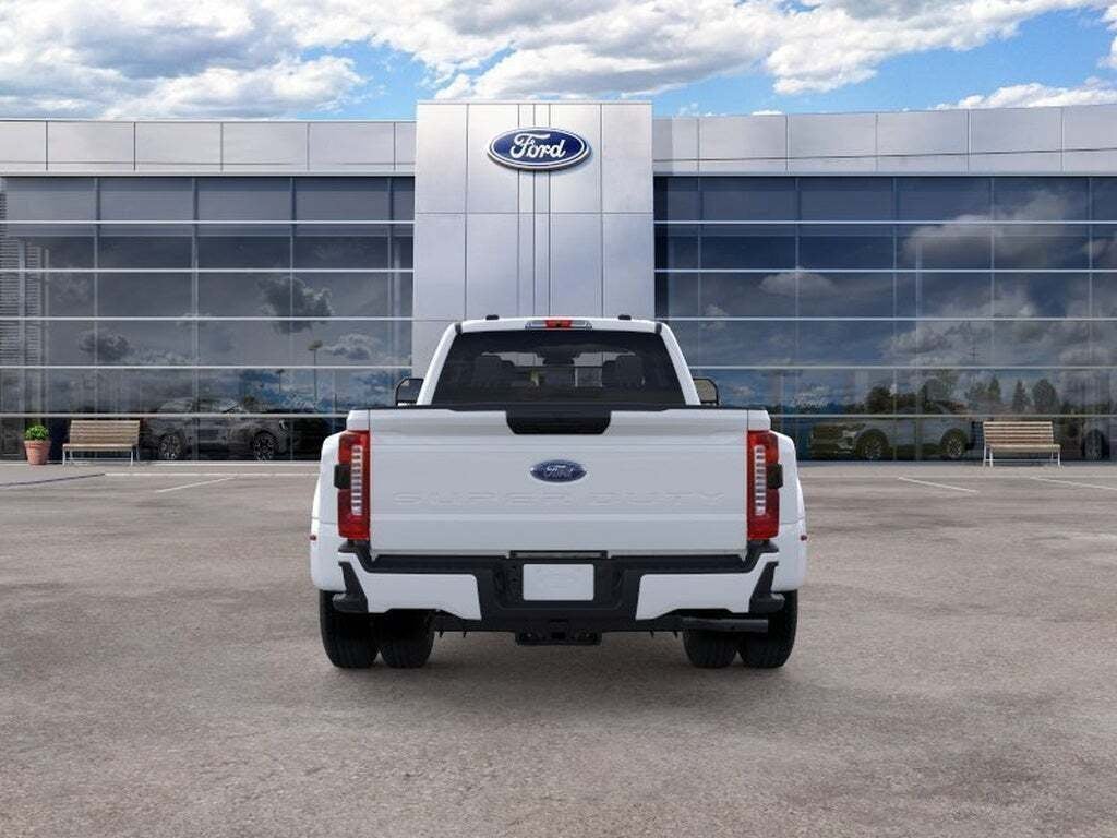 2026 Ford Super Duty F-350 DRW XL