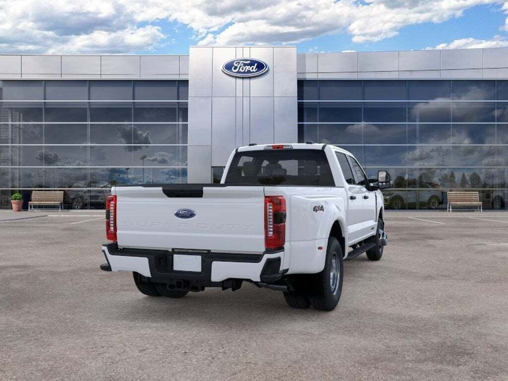 2026 Ford Super Duty F-350 DRW XL