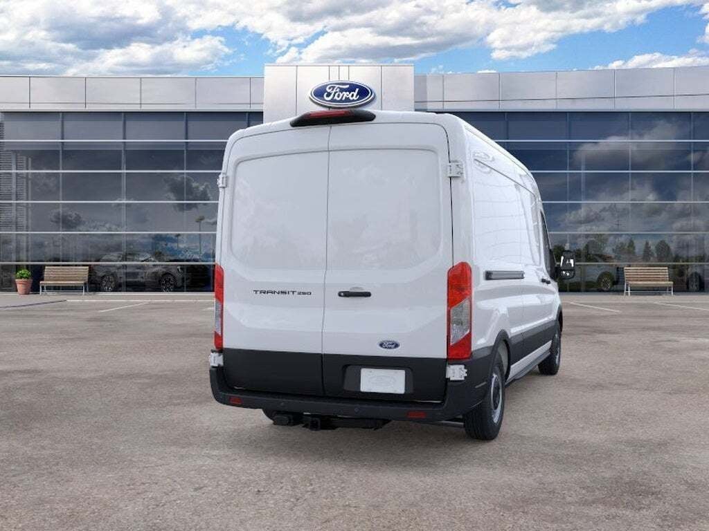 2026 Ford Transit Cargo Van T-250 148" Med Rf 9150 GVWR RWD