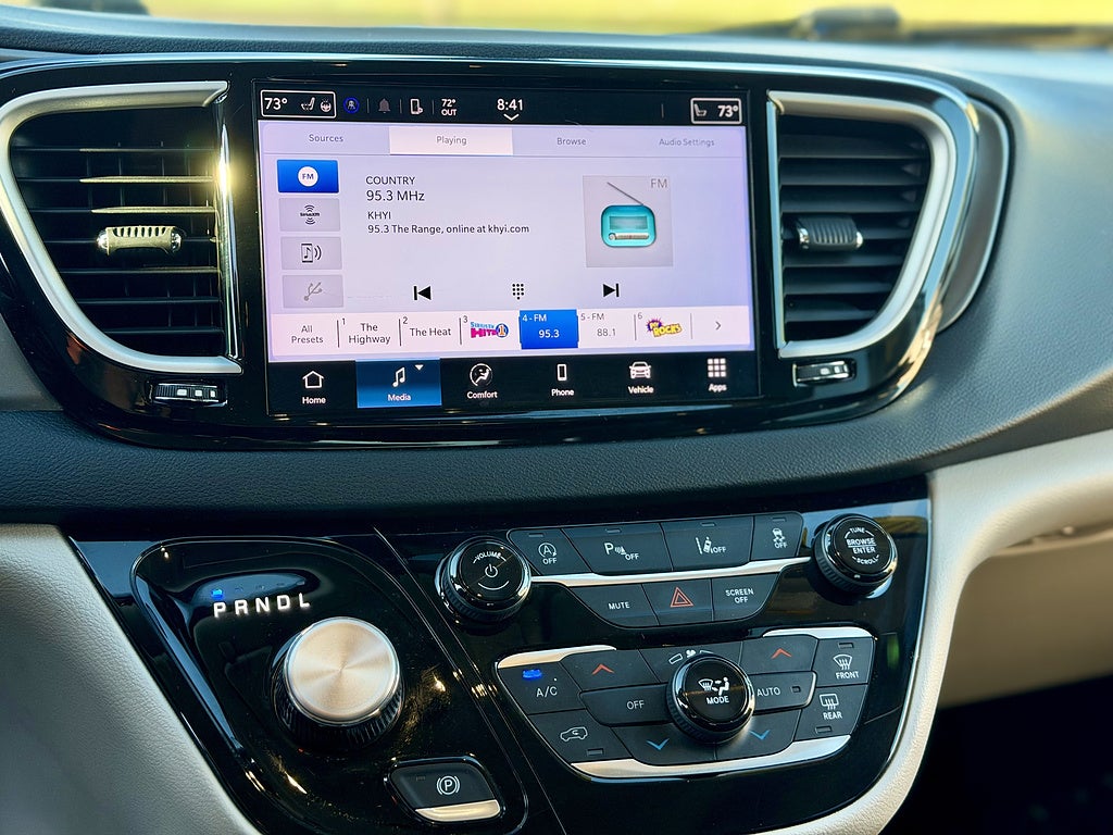 2024 Chrysler Pacifica Touring L
